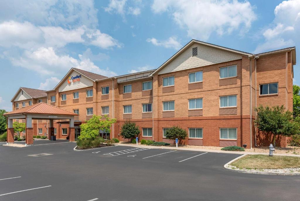 Comfort Suites Mason near Kings Island image