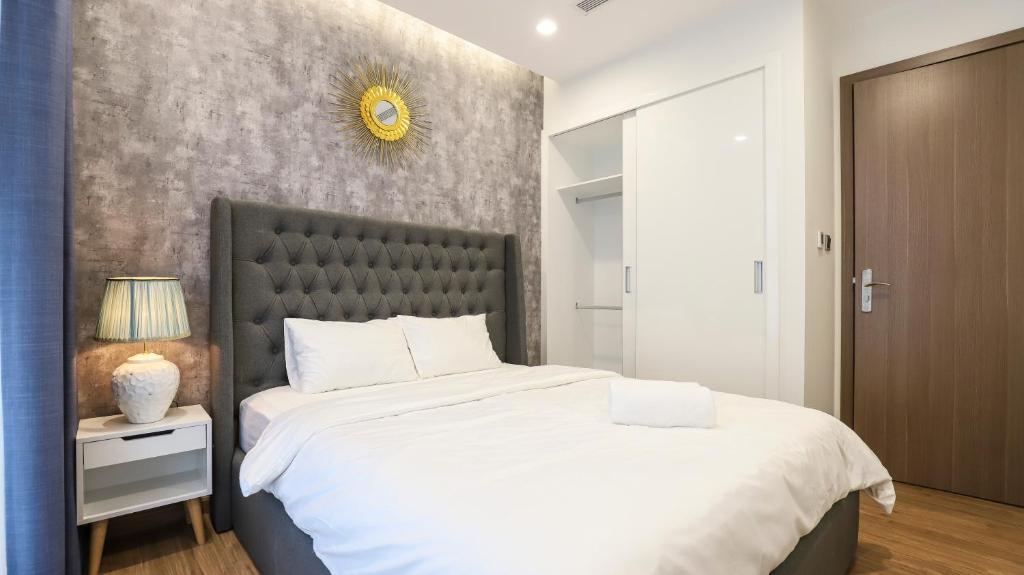 HappyHome Vinhomes Metropolish Apartment