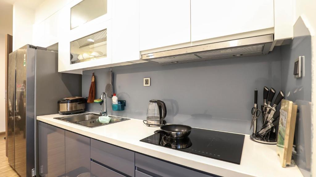 HappyHome Vinhomes Metropolish Apartment