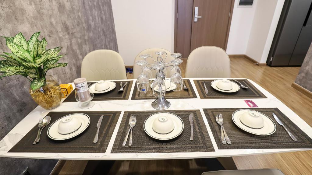 HappyHome Vinhomes Metropolish Apartment