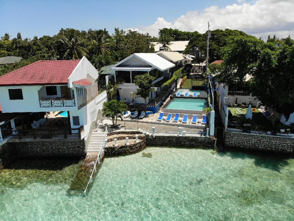 Pescadores Suites Moalboal photo 3