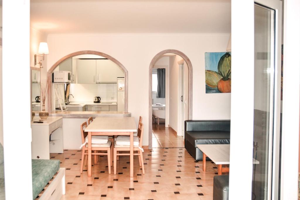 Rosamar Holidays Apartments photo 4