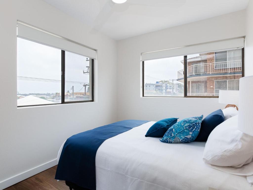 Bangalee 3 Fantastic Waterfront Unit with Pool WI FI and Chromecast photo 3