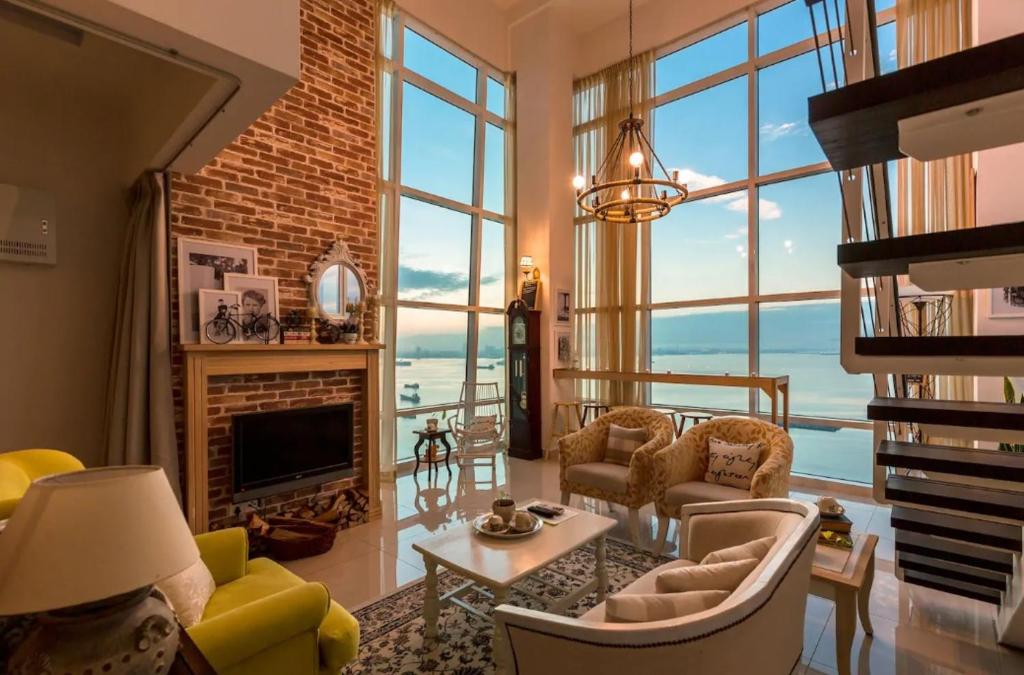 Maritime Suites Holiday Rental - Tap to explore photos