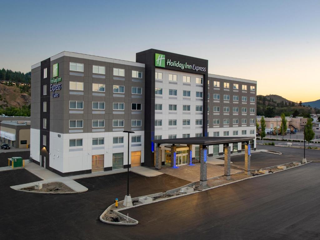 Holiday Inn Express & Suites - Brandon, an IHG Hotel photo 1
