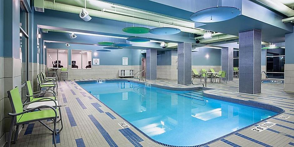 Holiday Inn Express & Suites - Brandon, an IHG Hotel photo 4