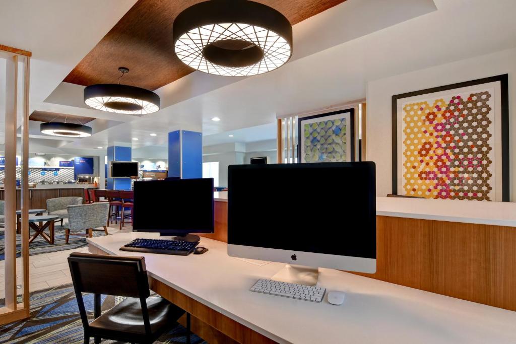 Holiday Inn Express Hotel & Suites Anderson I-85 - HWY 76, Exit 19B, an IHG Hotel photo 2