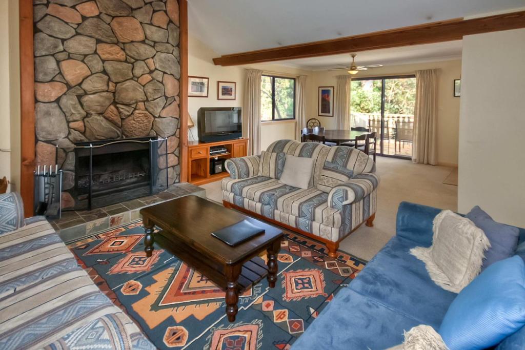 Camelot Cottage photo 2