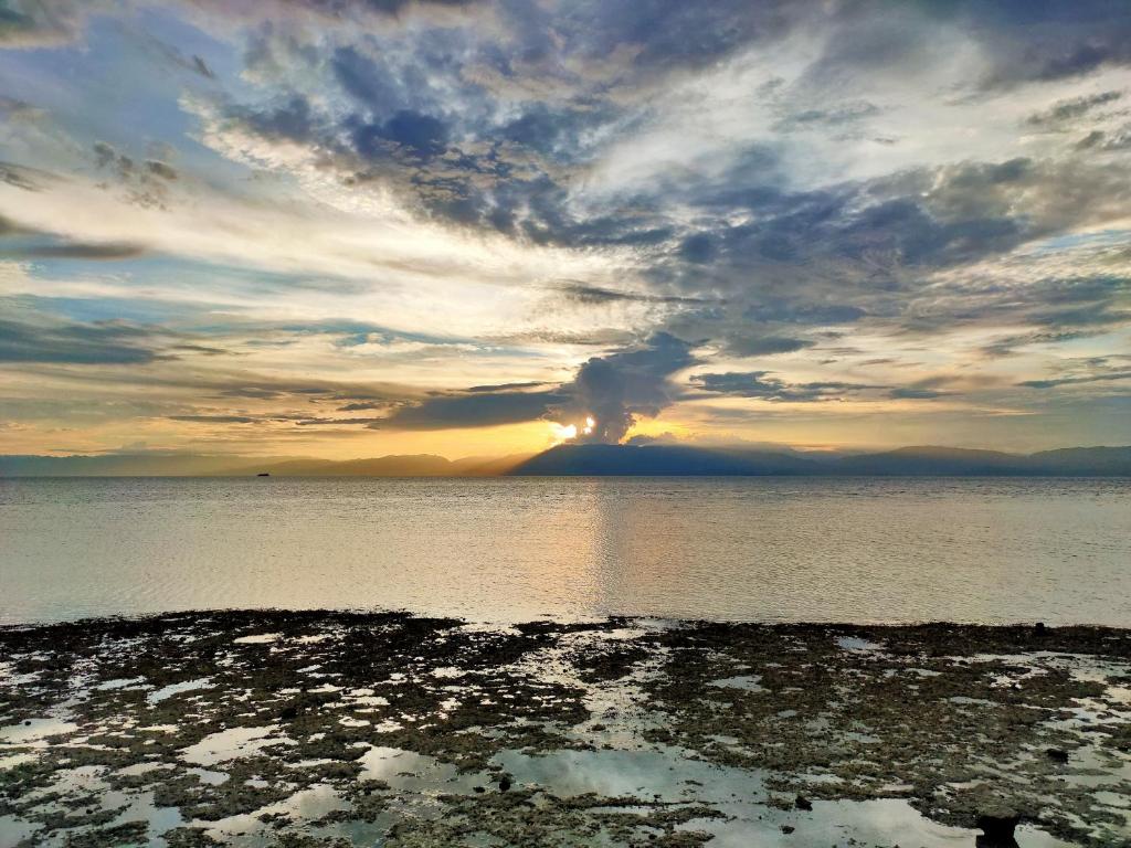 Moalboal T Breeze Coastal Resort photo 2