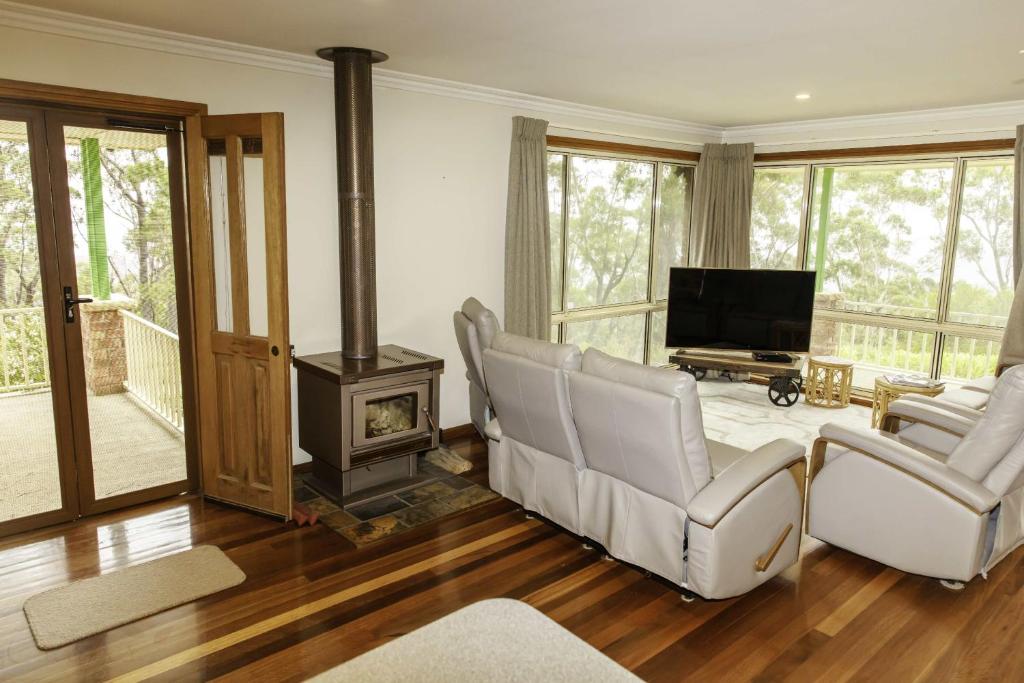 Highland View photo 1