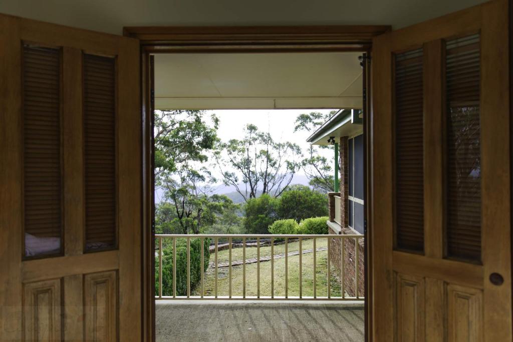 Highland View photo 3