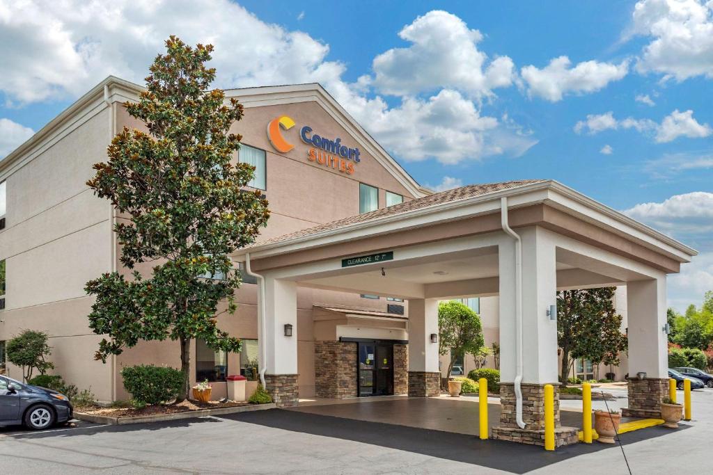 Comfort Suites image