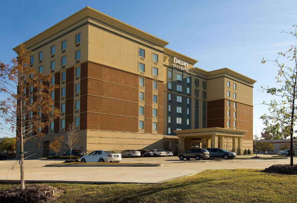 Drury Inn & Suites Baton Rouge image