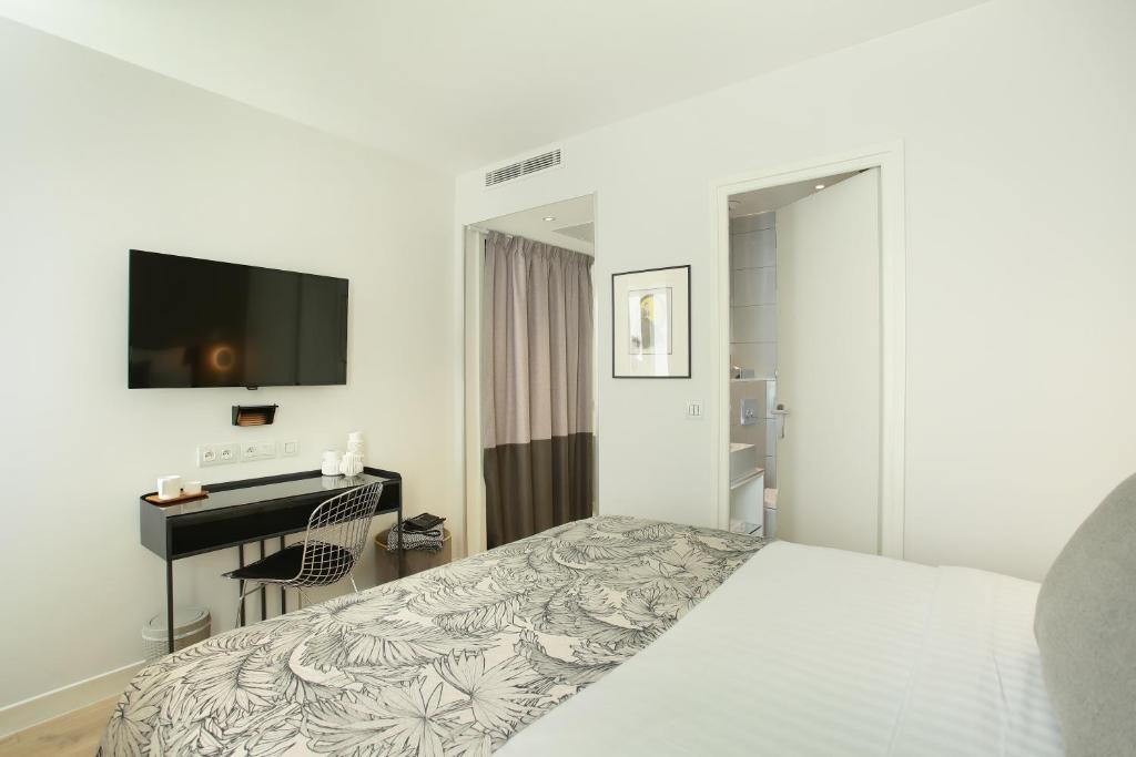 Двухместный (Классический двухместный номер с 1 кроватью), Hotel Basile