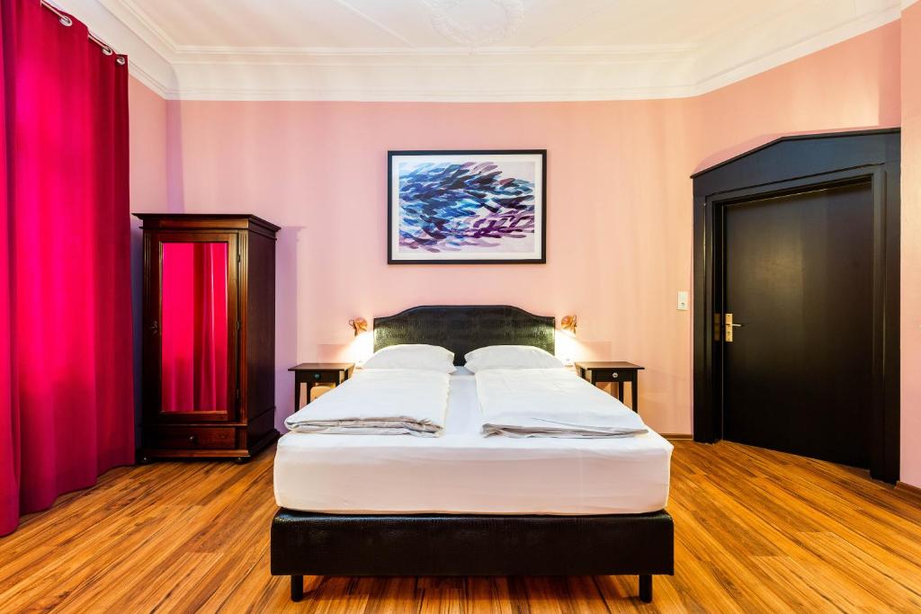 SmartHotel Mystique Self check-in photo 3
