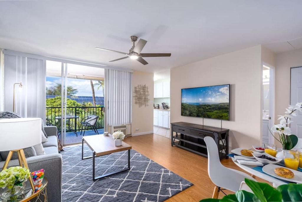 Top Floor Ocean Views Condo image