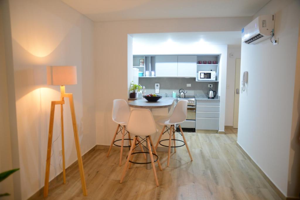 Montañeses 2830 Modern Flat photo 1