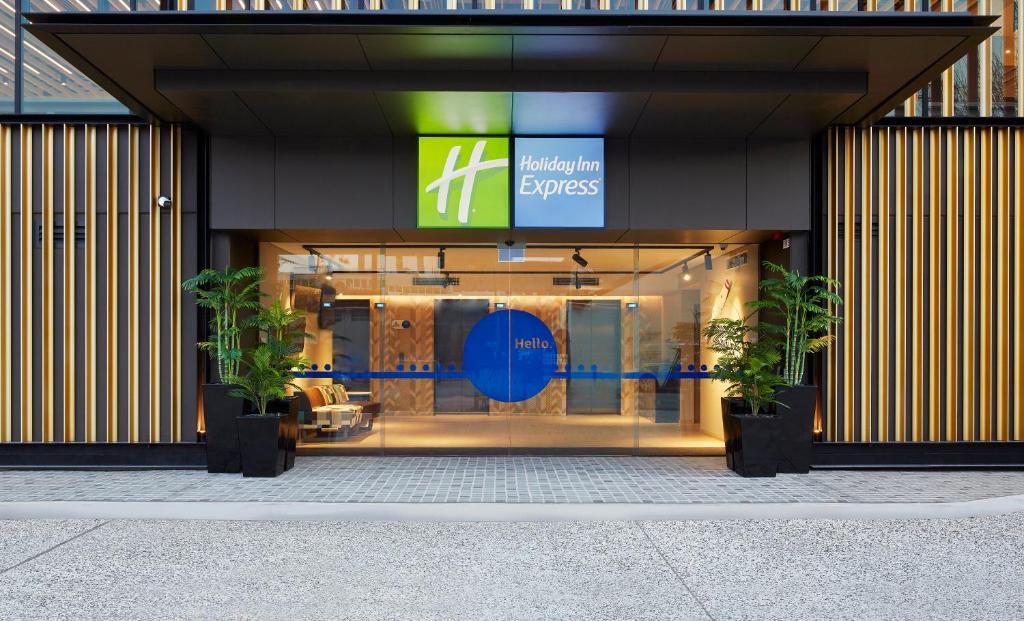 Holiday Inn Express Sydney Airport, an IHG Hotel photo 1