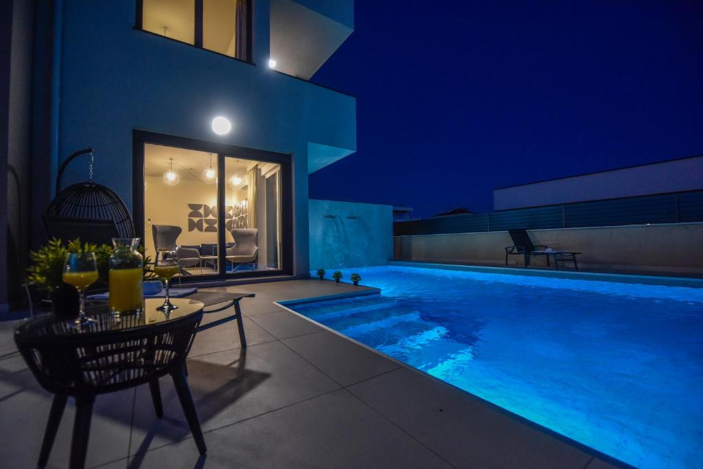 Villa Sara - Private Infinity Pool photo 3