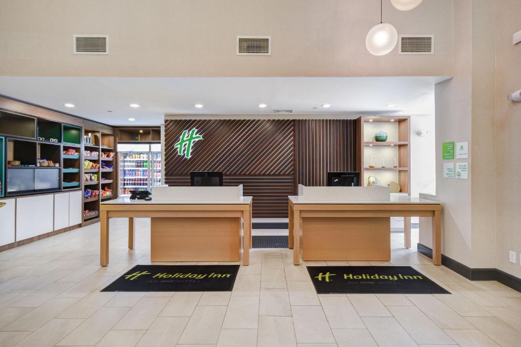 Holiday Inn - Allentown I-78 & Rt. 222, an IHG Hotel photo 2