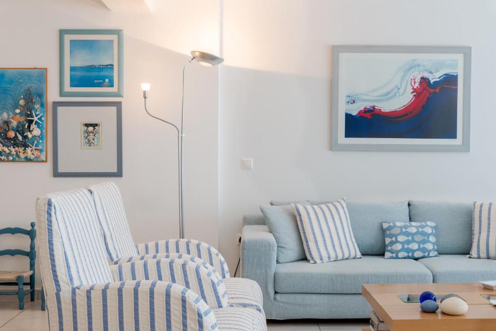 Beachfront Modern Apartment photo 2