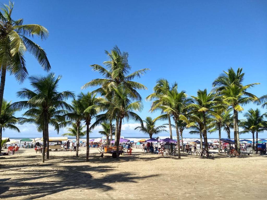 Apartamento na Ocian Mirim Wi-Fi Ar Condicionado Ambiente Familiar Ótima Localização