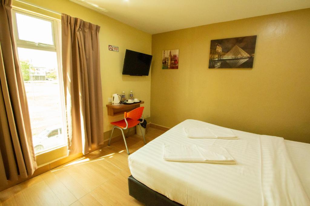 Expo Hotel photo 2