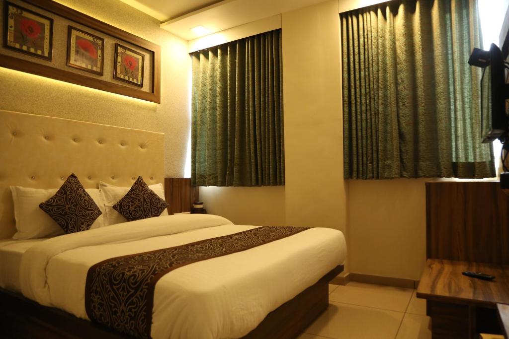 HOTEL RK PALACE