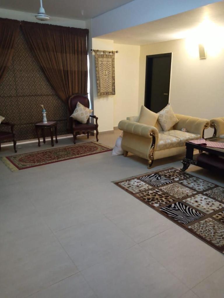 Royal Two Bed Room Luxury Apartment Gulberg photo 3