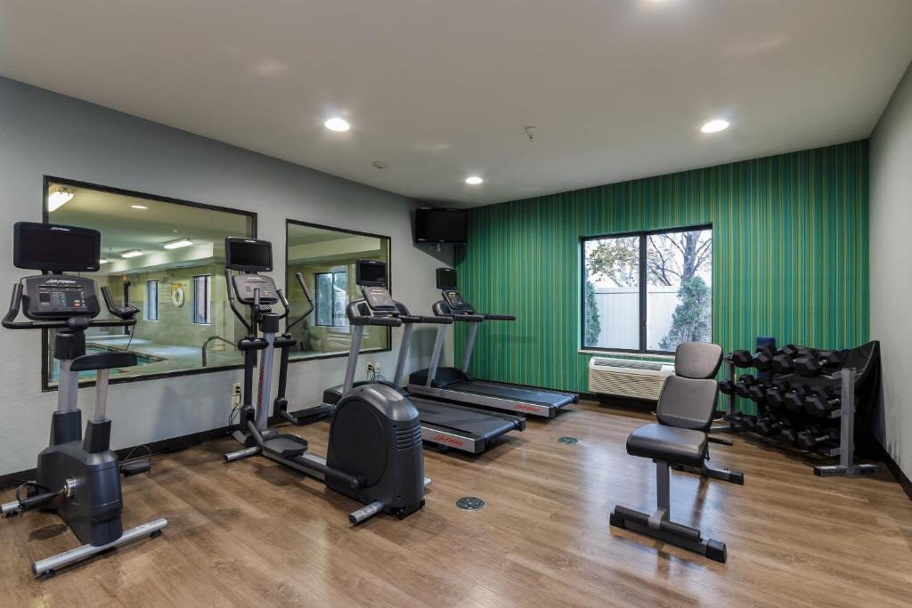 Holiday Inn Express & Suites - South Bend - Notre Dame Univ. photo 1