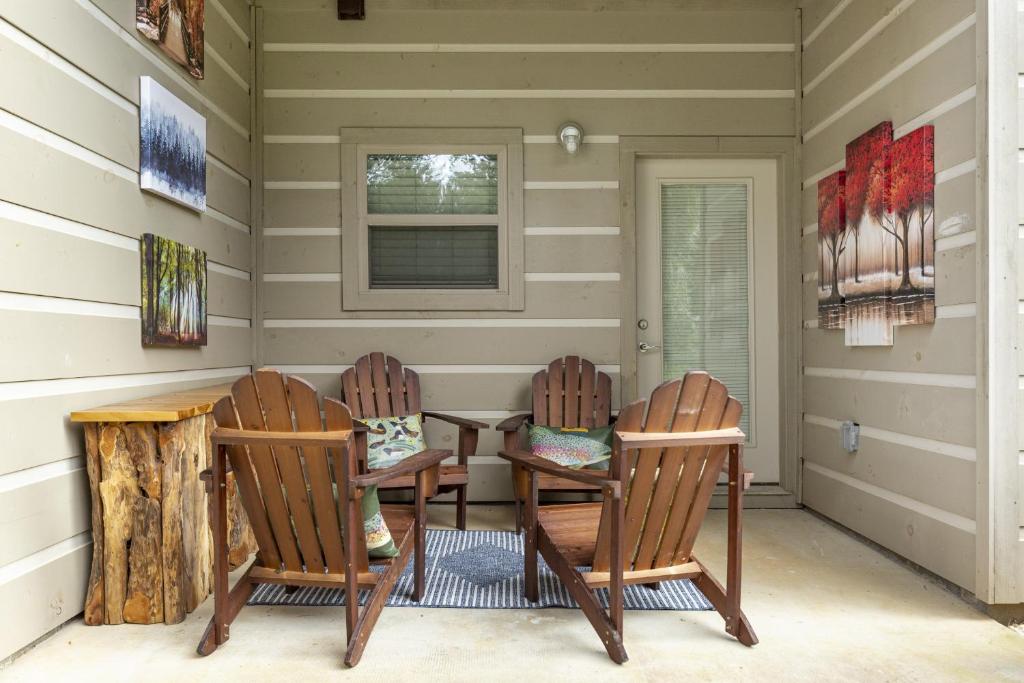Modern Cades Cove Condo w Community Pool photo 4
