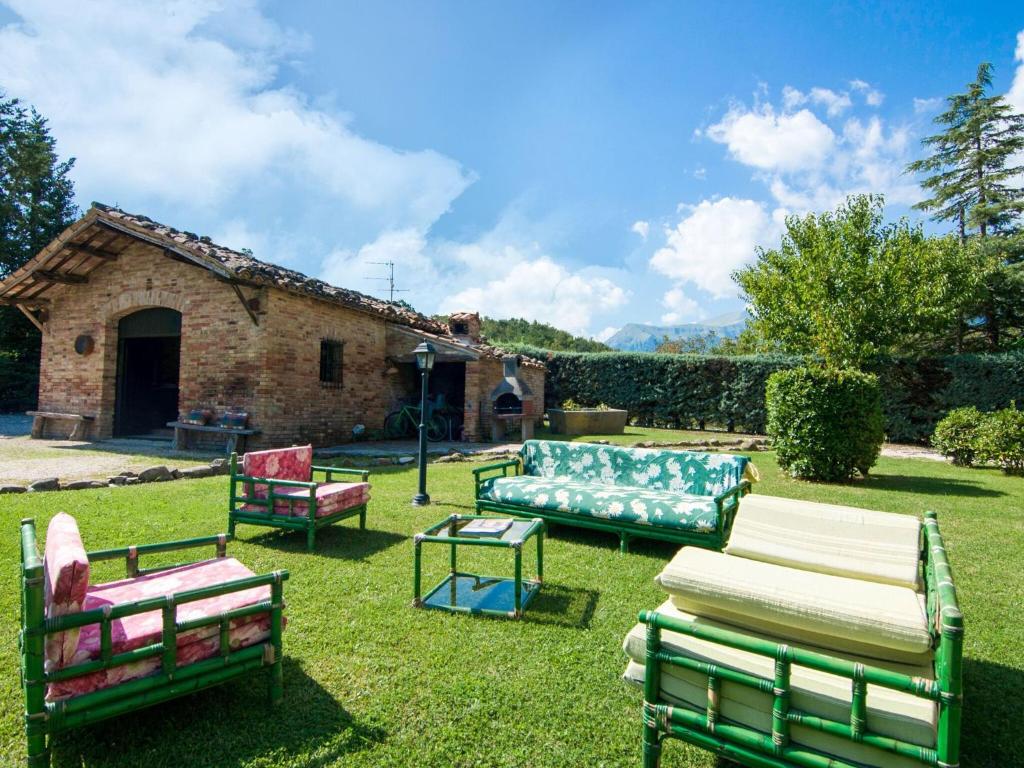 Magnificent Holiday Home in Amandola with 2 Private Pools photo 4