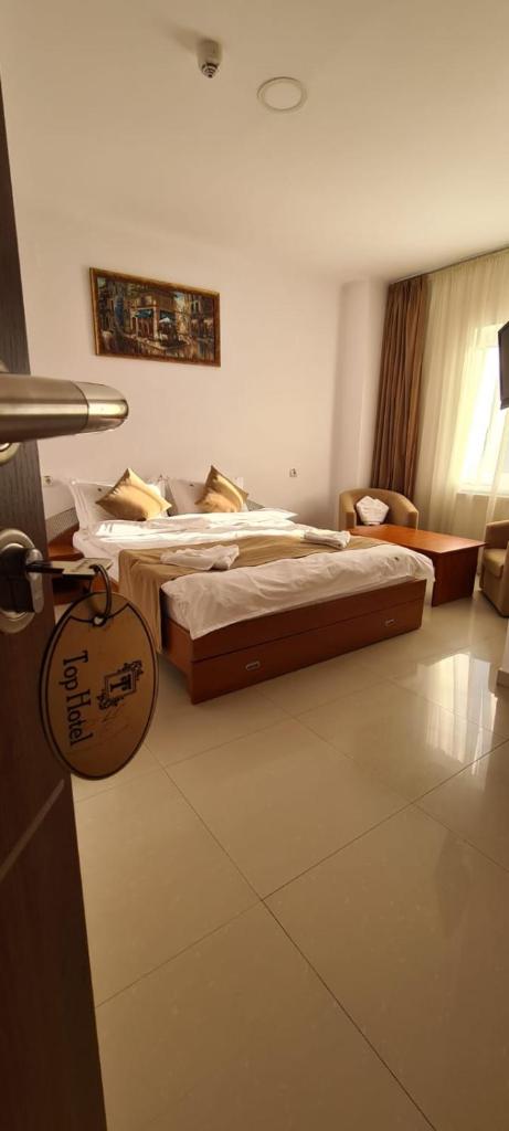 Двухместный (Улучшенный двухместный номер с 1 кроватью), Hotel Tripoli
