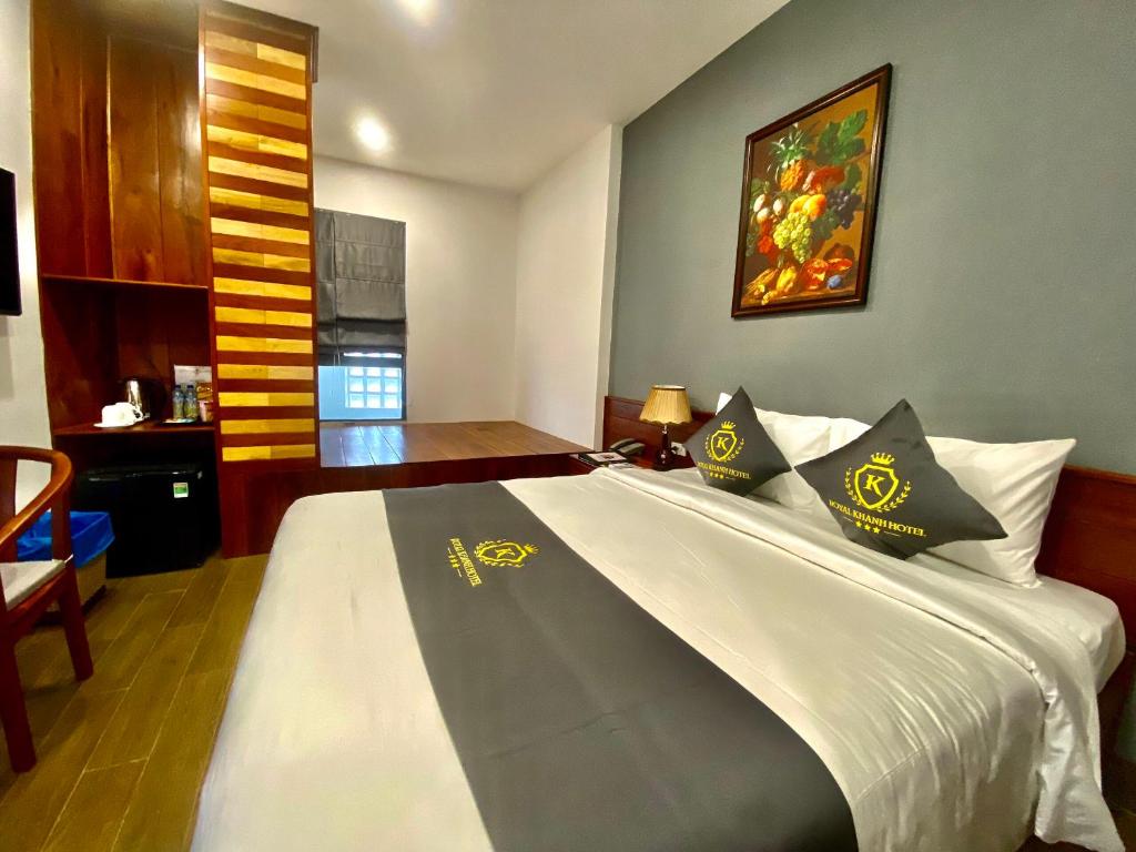 Двухместный (Улучшенный двухместный номер с 1 кроватью), Royal Khanh Hotel