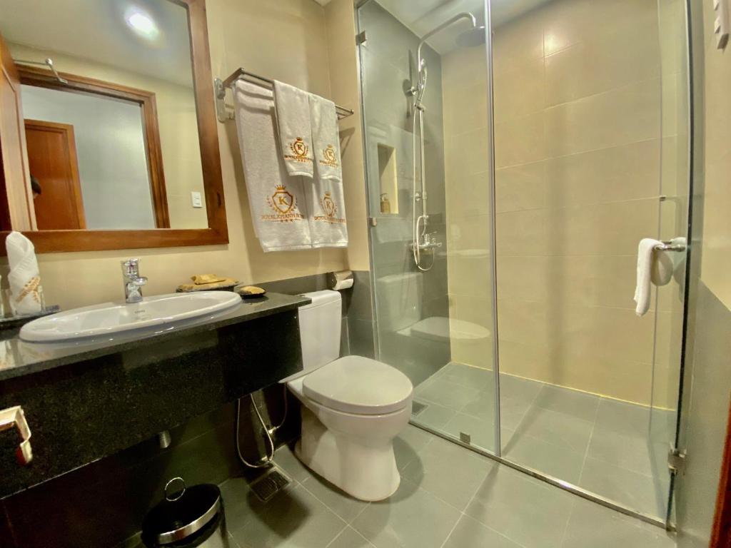 Двухместный (Улучшенный двухместный номер с 1 кроватью), Royal Khanh Hotel