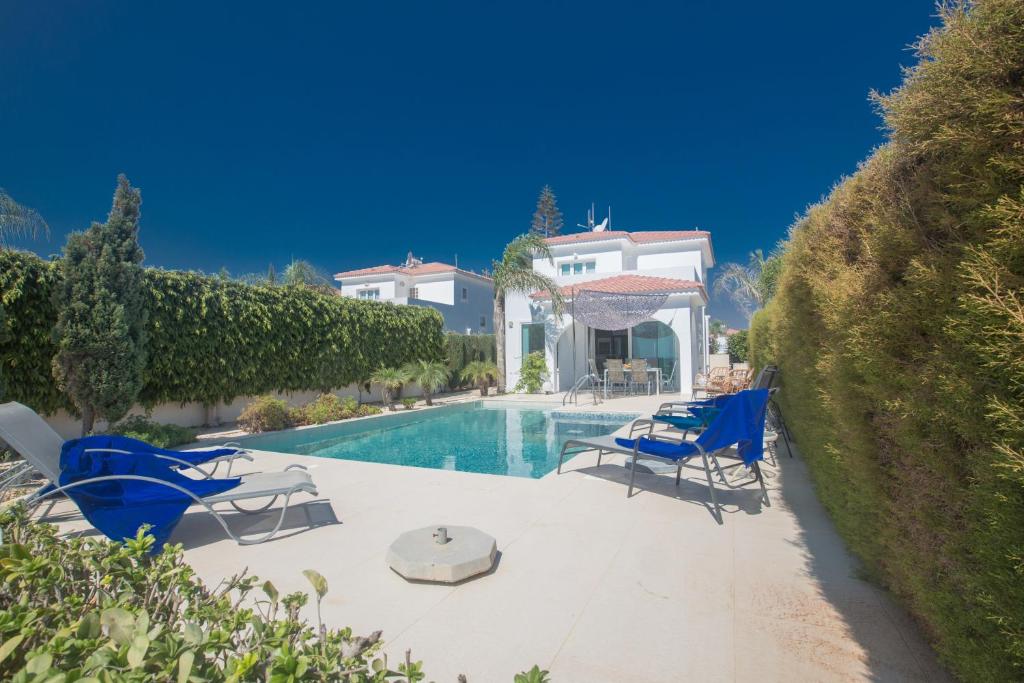 Sunrise Villa 12 photo 3