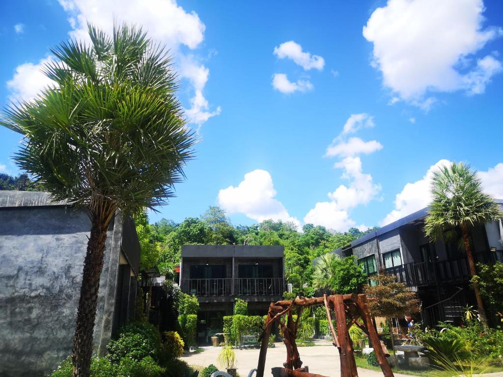 Keeree Loft Resort คีรีลอฟท์รีสอร์ท - Tap to explore photos