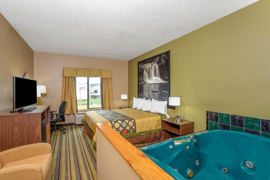 Super 8 by Wyndham Goshen photo 2