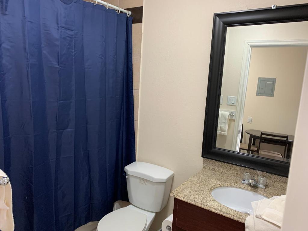 Langham Motel photo 2