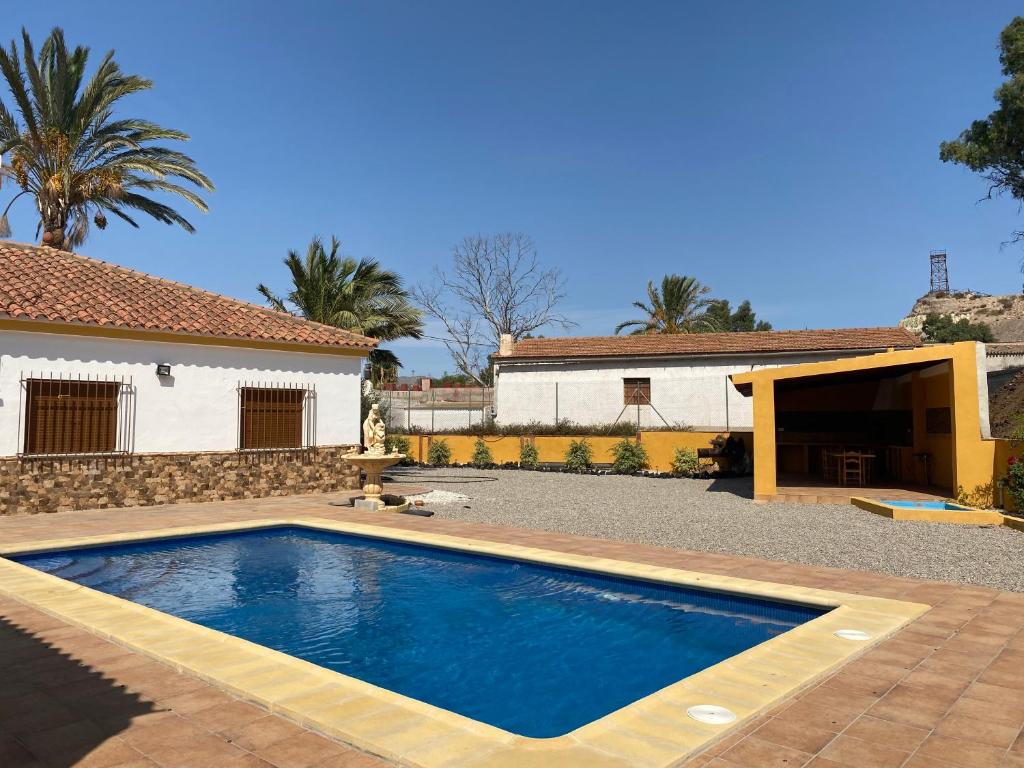 Chalet con piscina privada de 4 dormitorios Las Herrerias -cerca de Vera Playa- photo 1