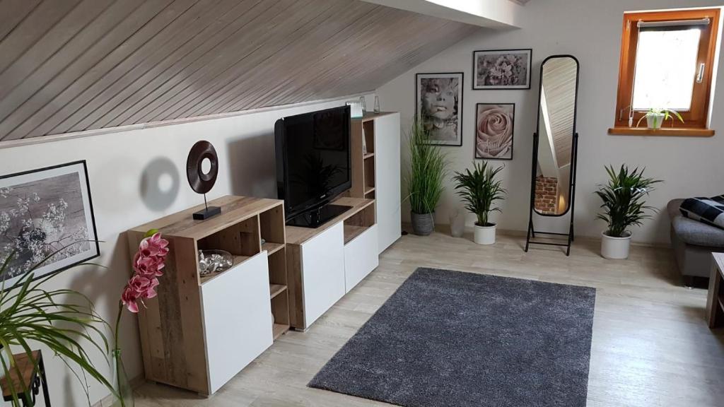 Kleine gemütliche Mansardenwohnung im Südosten Münchens photo 1