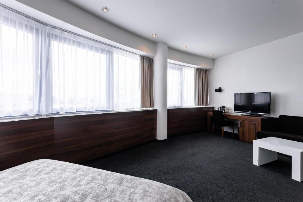 Двухместный (Улучшенный двухместный номер с 1 кроватью), Tempus Club Garni Hotel