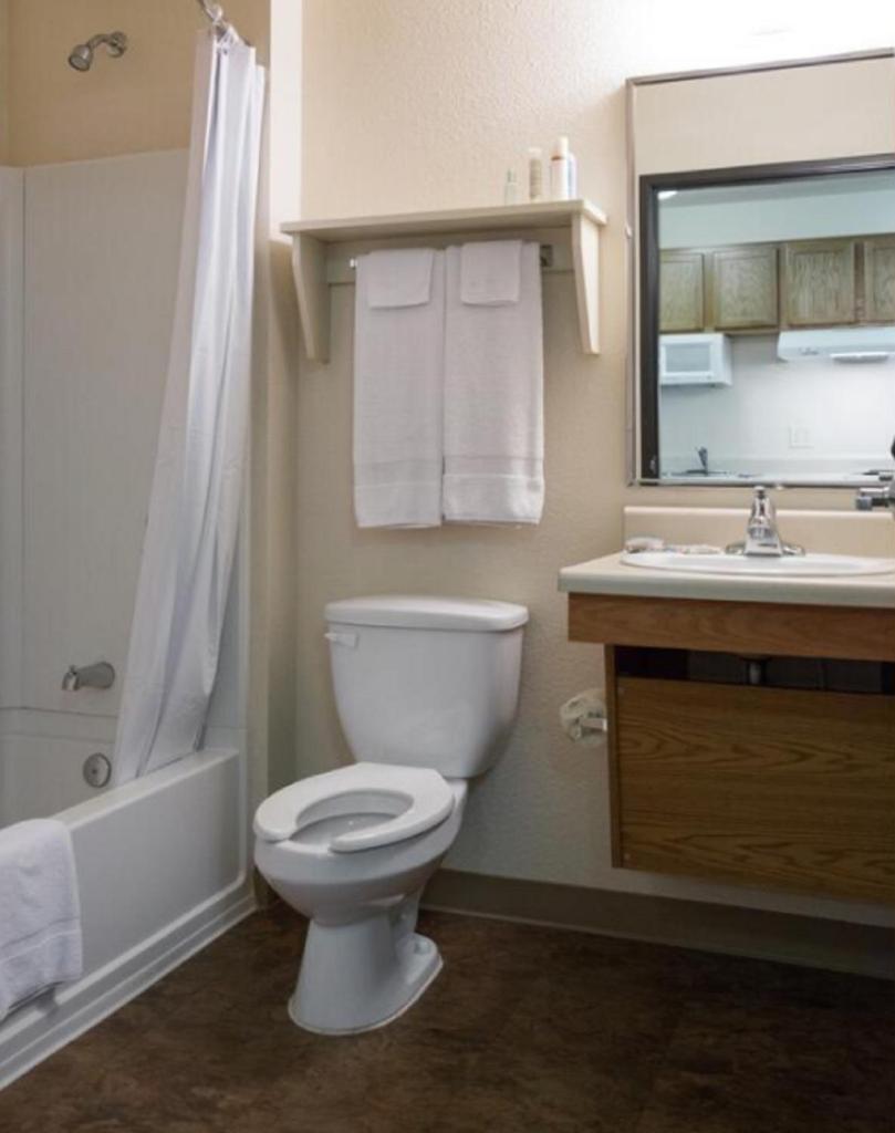 WoodSpring Suites Allentown photo 4