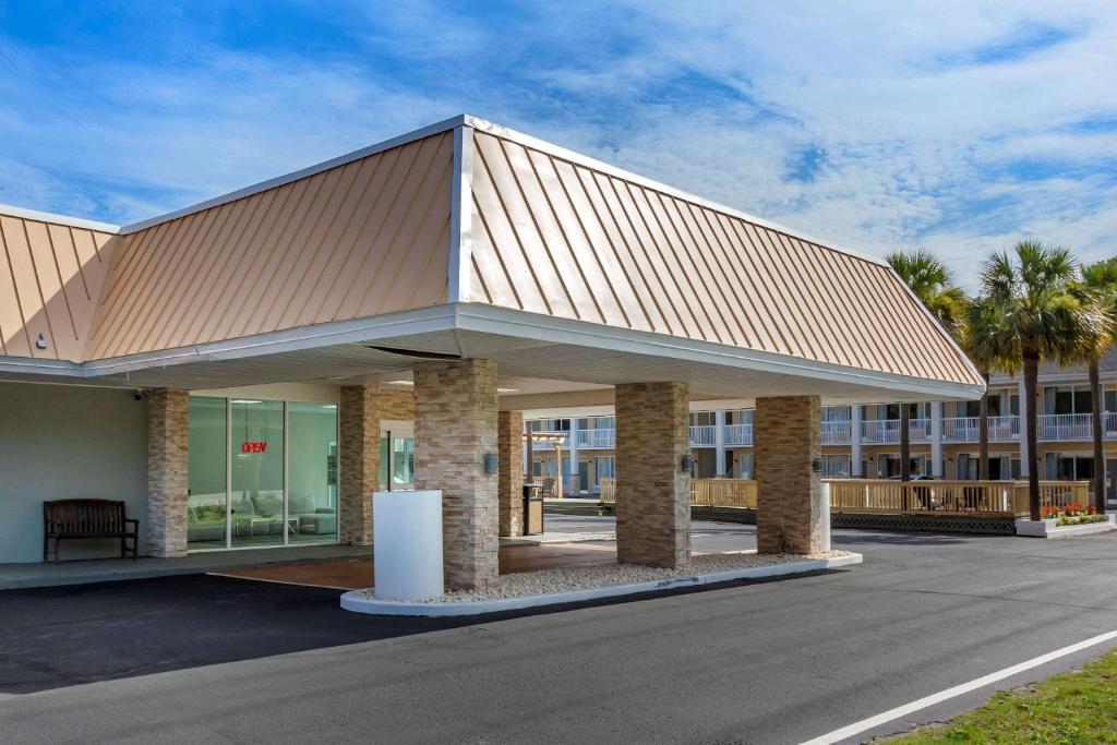 Quality Inn & Suites photo 4