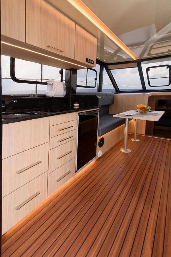 Jacht motorowy Futura 40 FLY Grand Horizon photo 4
