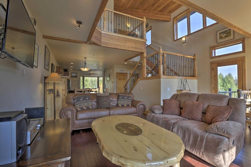 Mtn Chic Frisco Condo Large Deck and Stunning View! photo 2