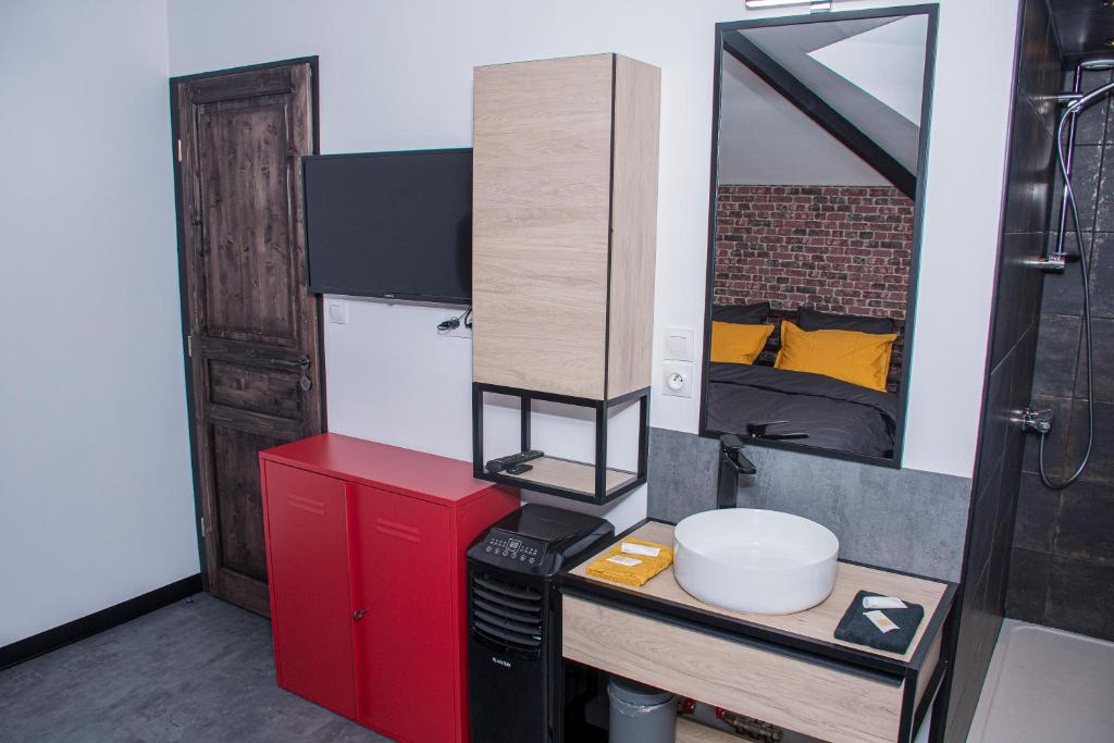 Meublé de tourisme 3 étoiles Loft industriel à Fismes (Meuble de tourisme 3 etoiles Loft industriel a Fismes) - Thumbnail image