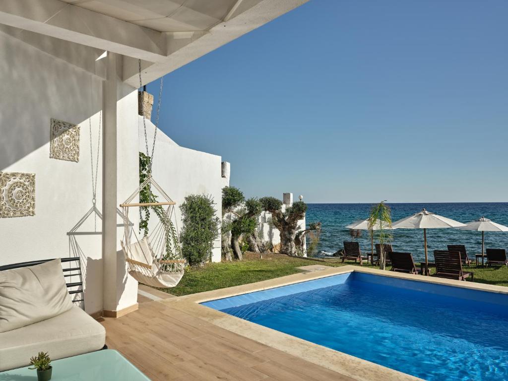 Cavo Orient Beach Hotel & Suites photo 4