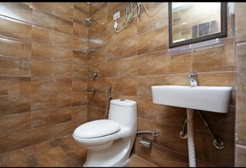 Двухместный (Номер Делюкс), Hotel Aerocity Golden At Delhi Airport