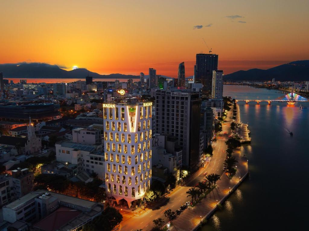 HAIAN Riverfront Hotel